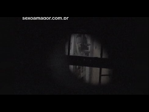 ❤️ Блонди е тајно снимена од воајер од соседството скриен зад шупливи тули ❤❌ Руско порно кај нас